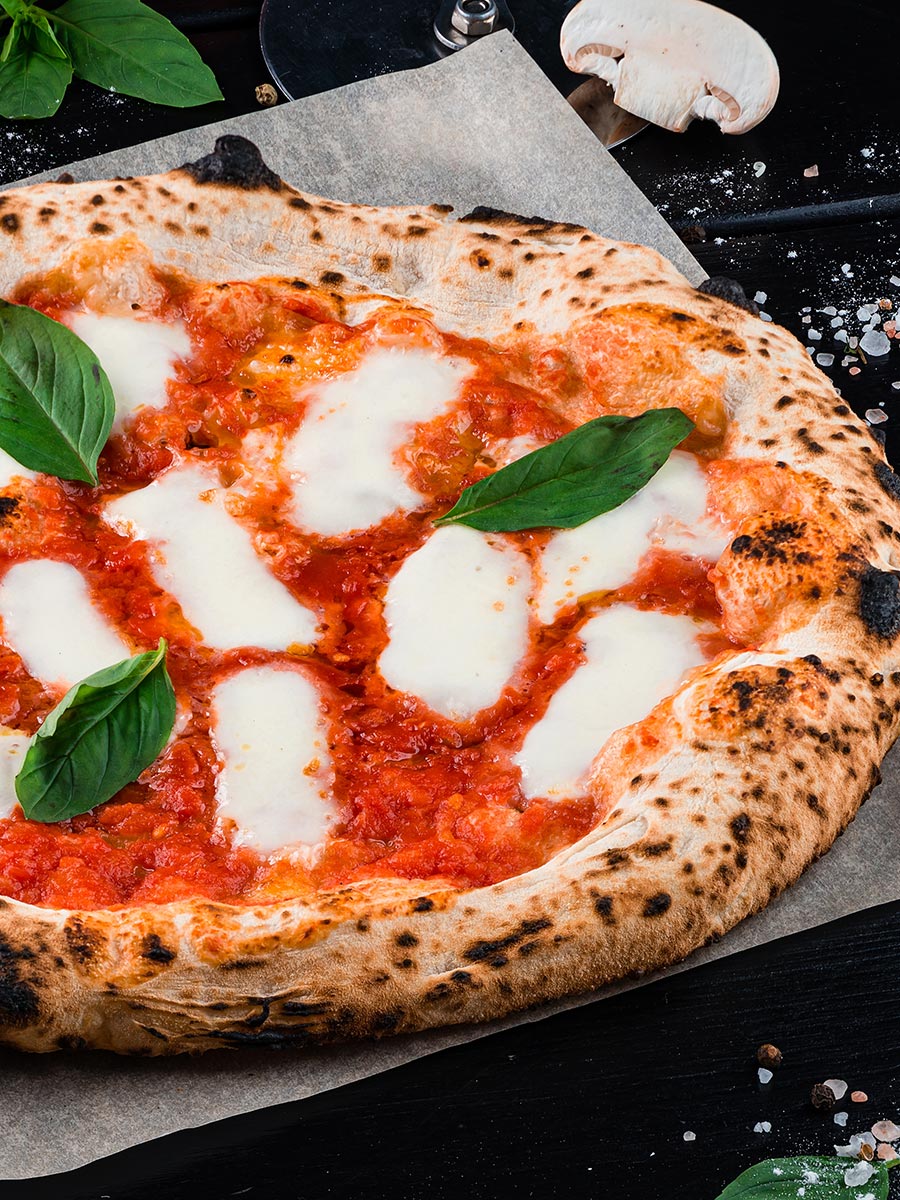 farino forni artigiani di Puglia base per pizza tonda margherita